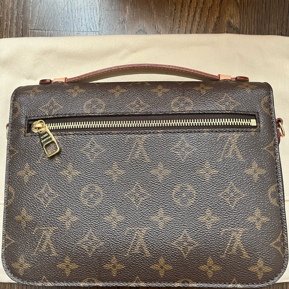 Louis Vuitton Monogram Pochette Métis - Picture 5 of 15